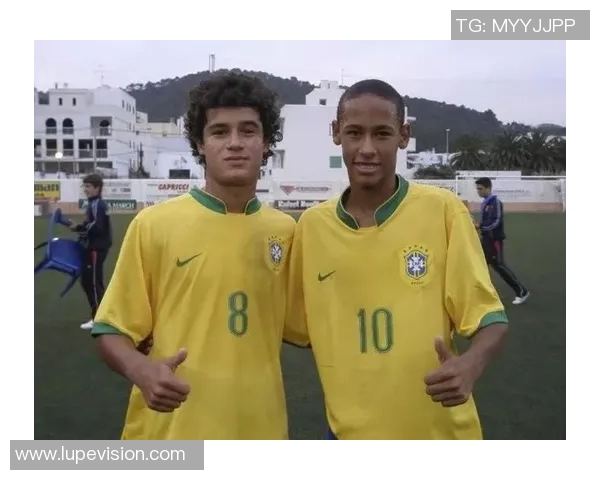 7080后足球明星精彩回顾与成就盘点,重温那些年他们的辉煌瞬间 7080后足球明星精彩回顾与成就盘点,重温那些年他们的辉煌瞬间