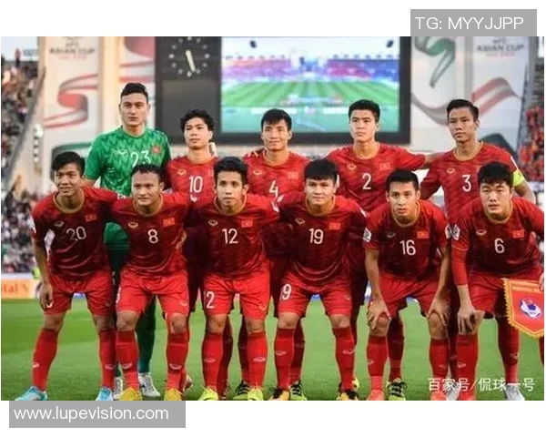 泰国足球明星意外崛起的故事与他们的惊人表现分析 泰国足球明星意外崛起的故事与他们的惊人表现分析